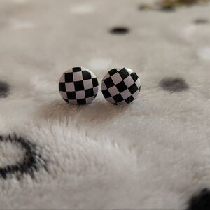 💙2/$8💙 Hot Topic Checkered Earrings